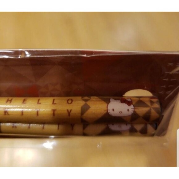 Hello Kitty Chic Feminine Kawaii Trendy Wood Chopsticks - Picture 2 of 3